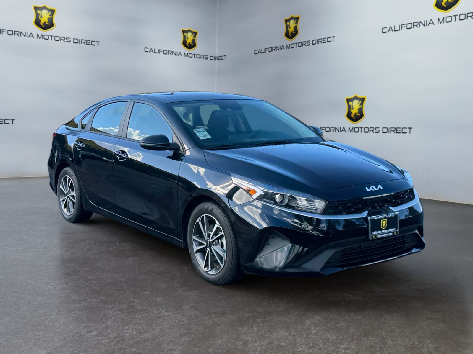 Used 2023 Kia Forte LXS w/ LXS Technology Package FWD image 7