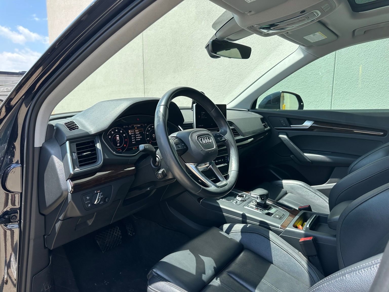 Used 2018 Audi Q5 2.0T Premium Plus w/ Premium Plus Package AWD/4WD image 11