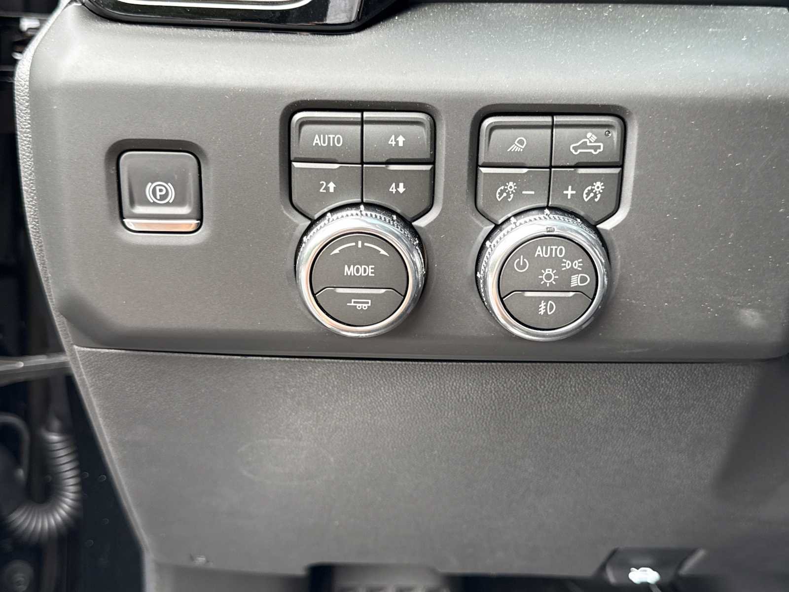 New 2026 GMC Sierra 1500 AT4 w/ AT4 Premium Package AWD/4WD image 15
