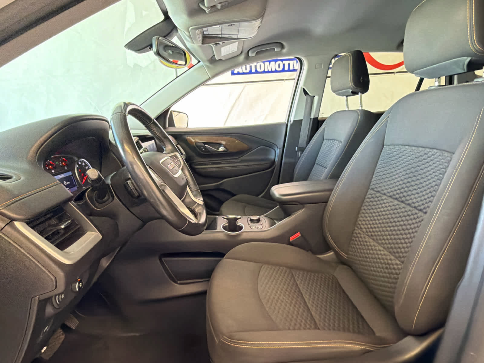 Used 2019 GMC Terrain SLE w/ Driver Convenience Package FWD image 16