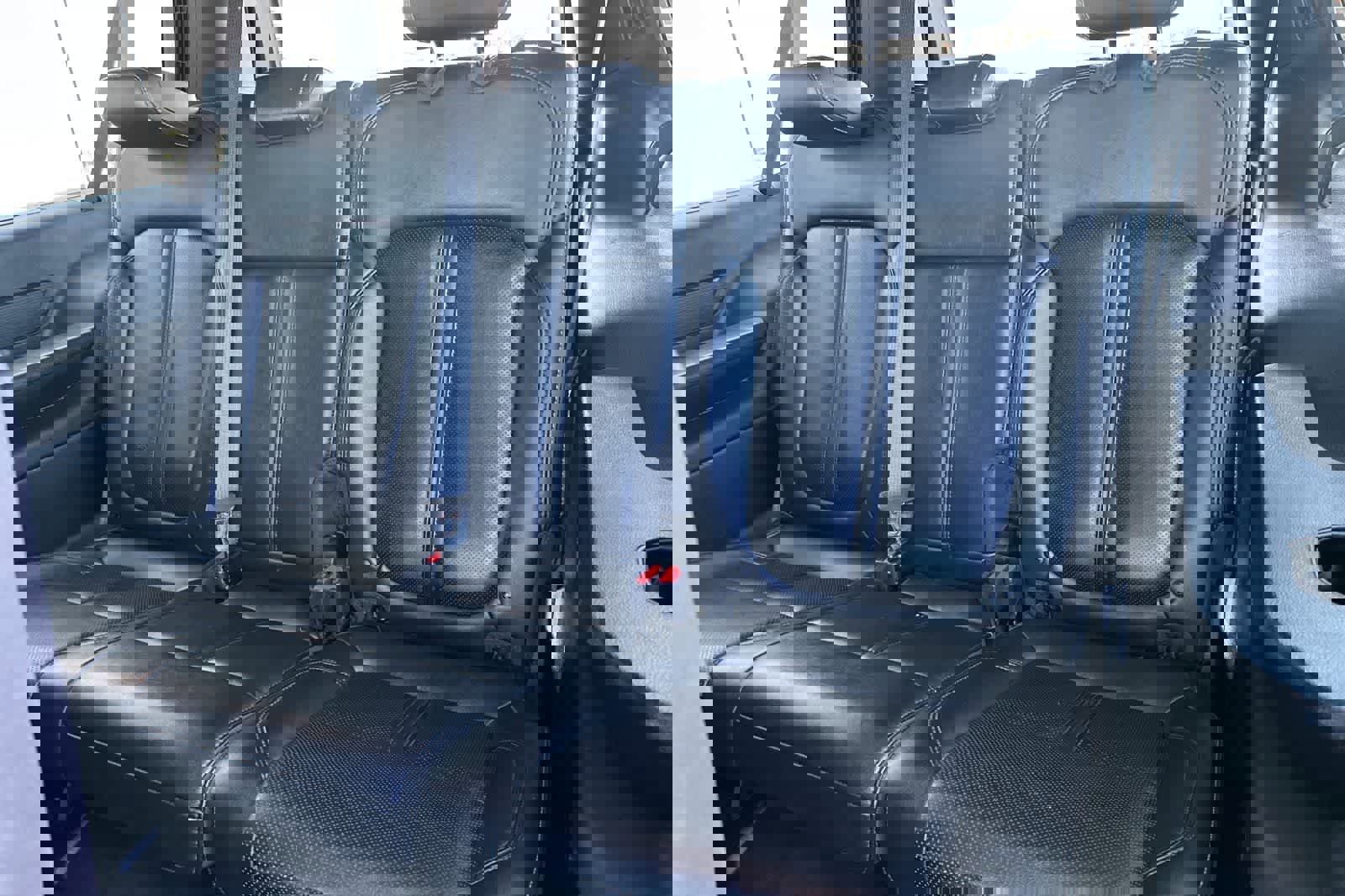 Used 2023 Jeep Wagoneer L Series III w/ Preferred Equipment Group image 16