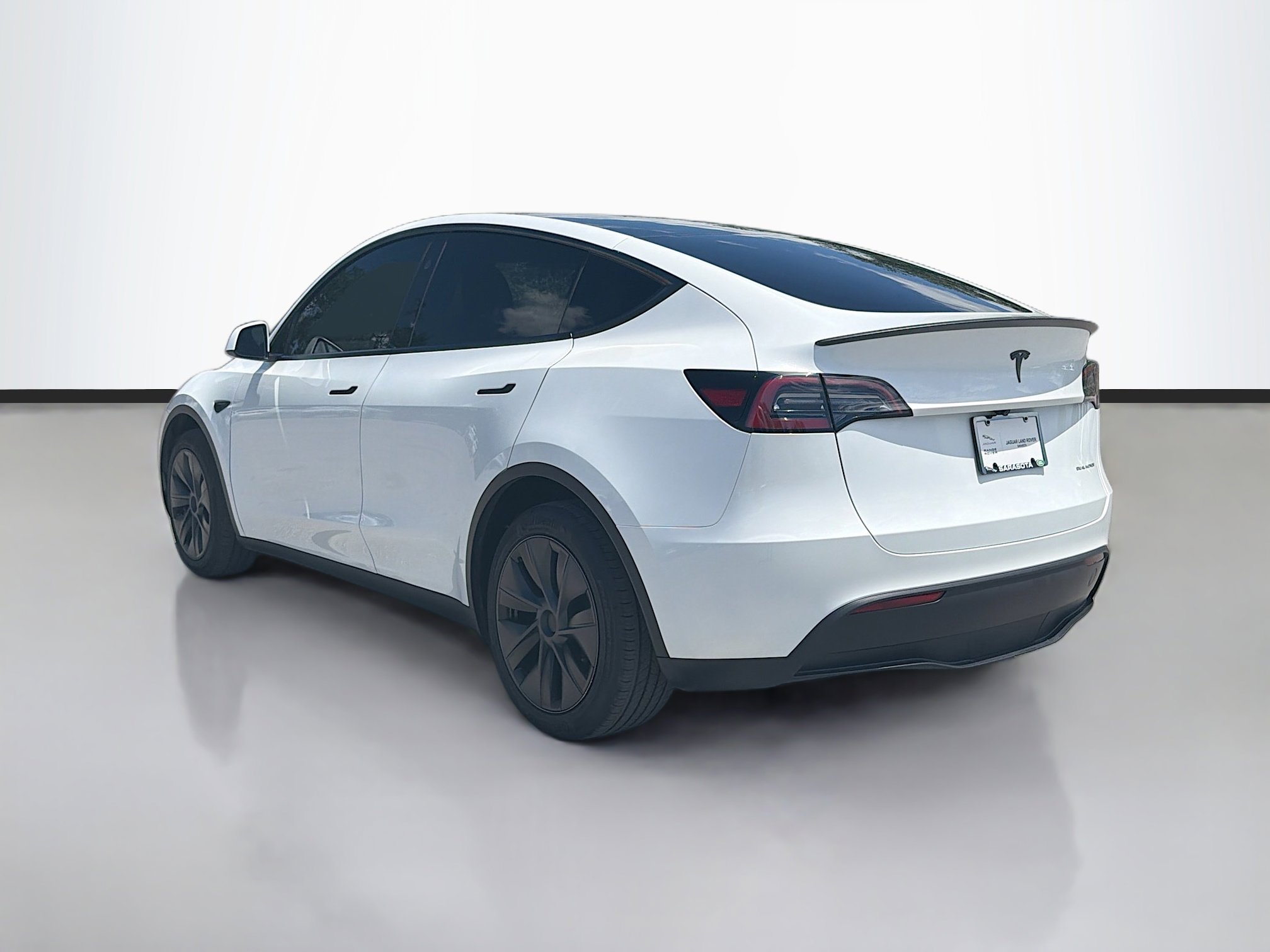 Used 2025 Tesla Model Y Long Range image 3