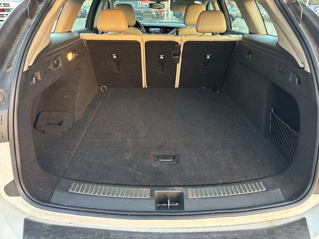 Used 2019 Buick Regal Essence w/ Sights and Sounds Package image 8