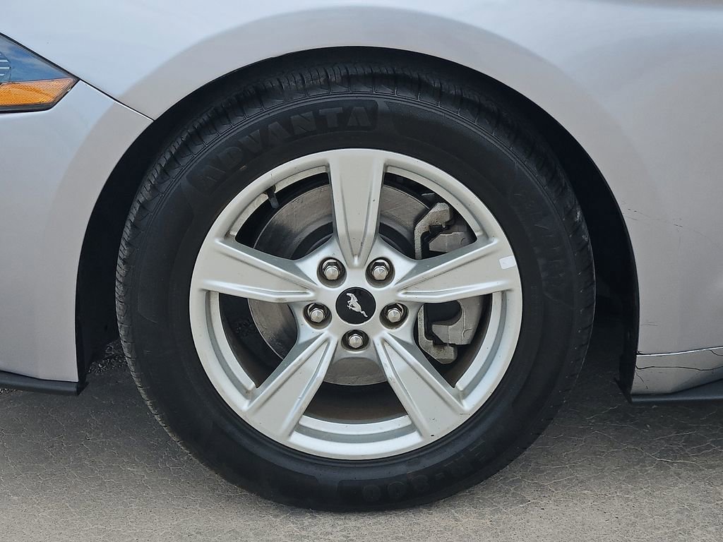 Used 2023 Ford Mustang Convertible RWD image 9