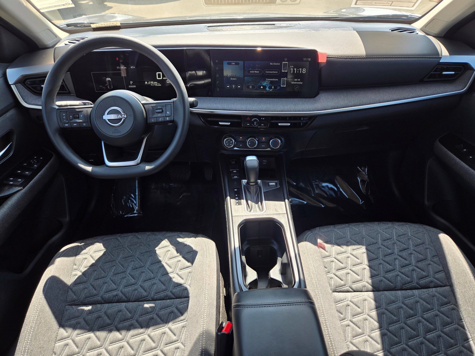Used 2025 Nissan Kicks SV AWD/4WD image 18