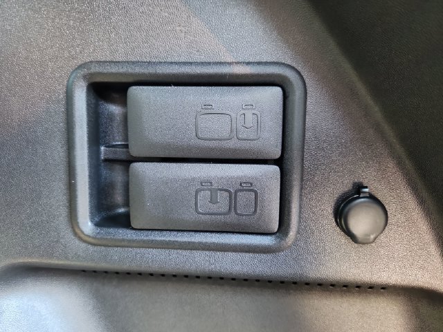 Used 2024 Chevrolet Equinox RS FWD image 34