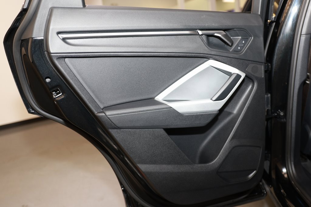 Used 2023 Audi Q3 2.0T Premium image 21