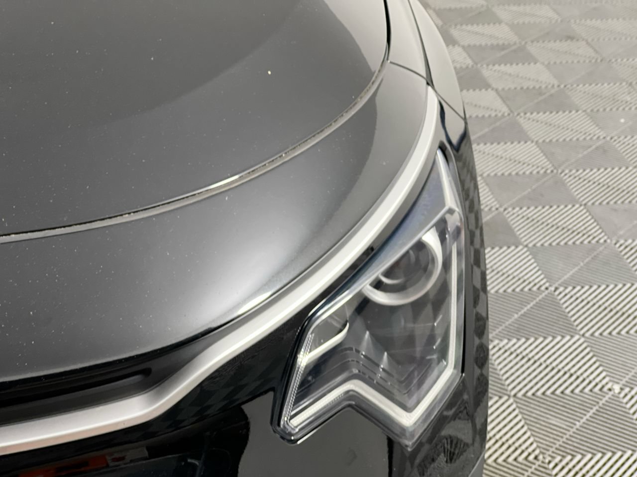 Certified 2024 Kia Niro EX FWD image 9