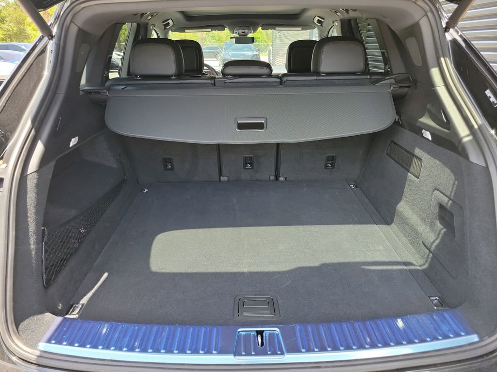 Certified 2025 Porsche Cayenne image 17