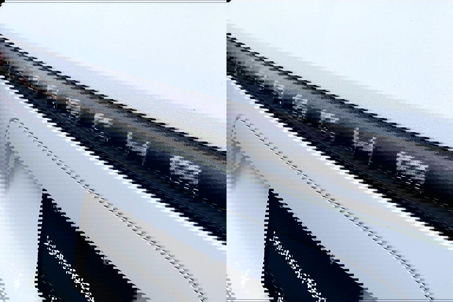 Used 2022 Porsche Cayenne Platinum Edition image 7