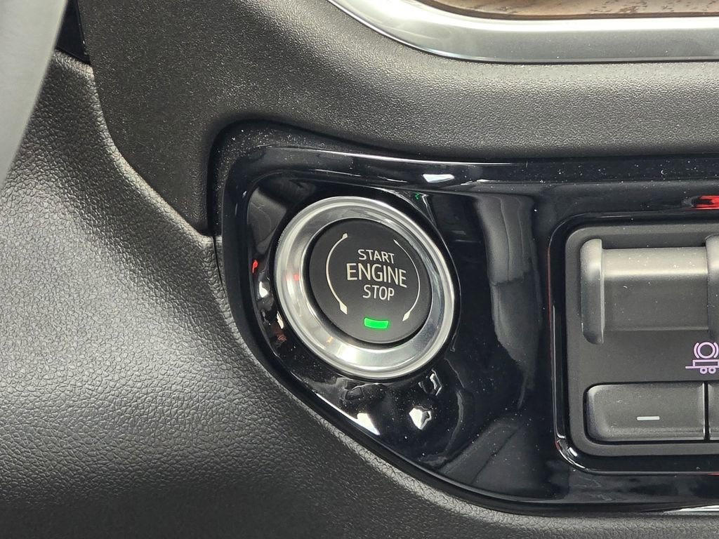 New 2025 GMC Sierra 2500 SLT image 30