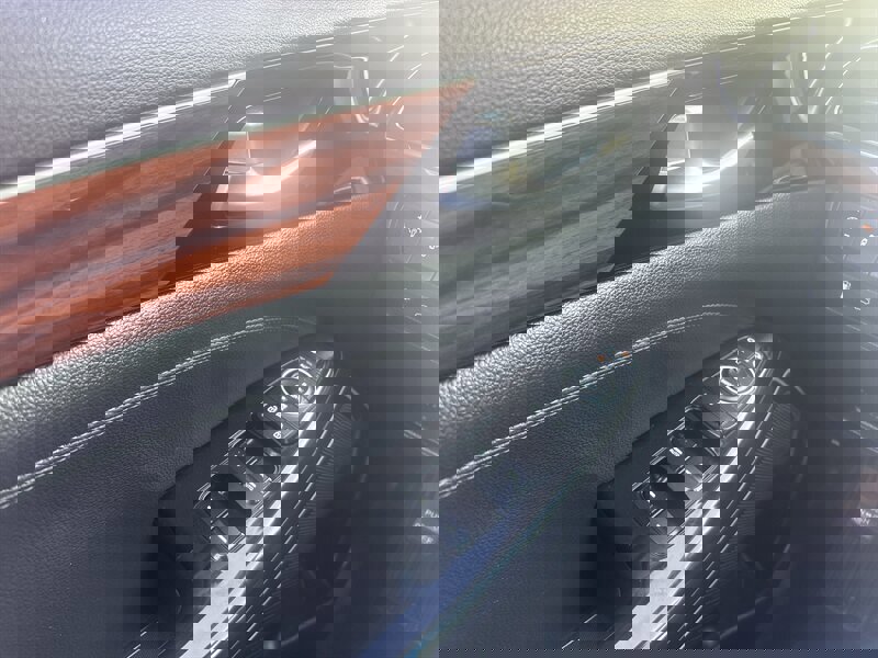 Used 2017 Kia Cadenza Premium w/ Luxury Package image 39