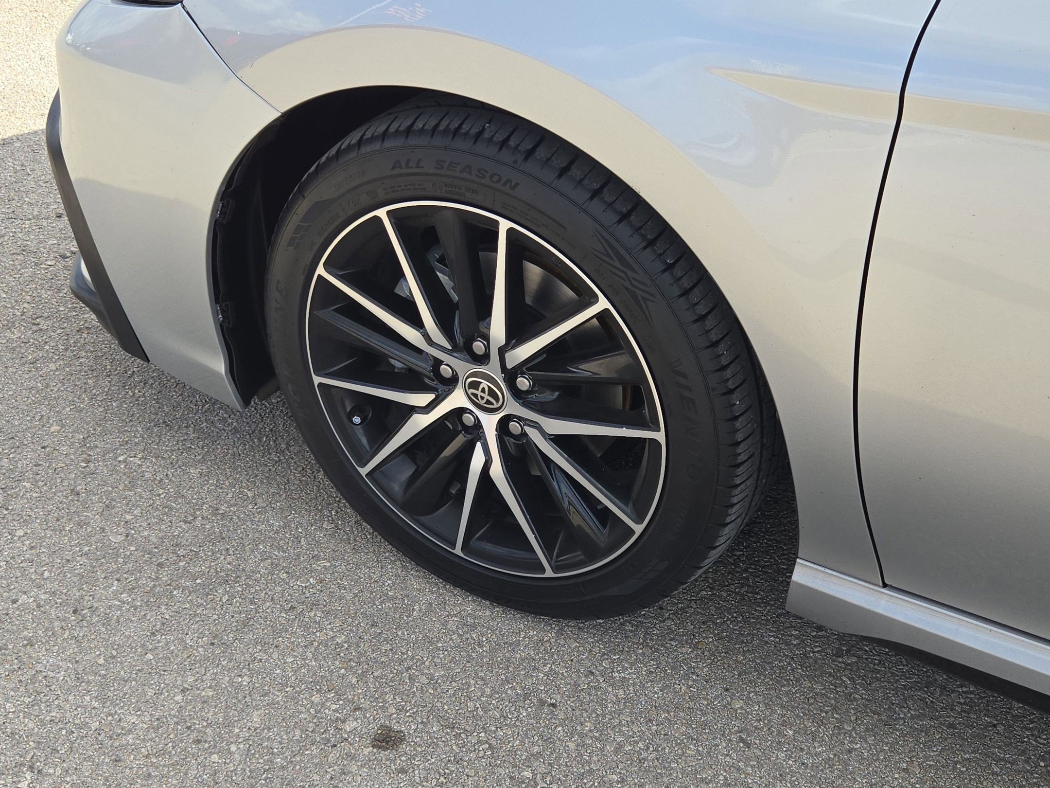 Used 2022 Toyota Camry SE image 29