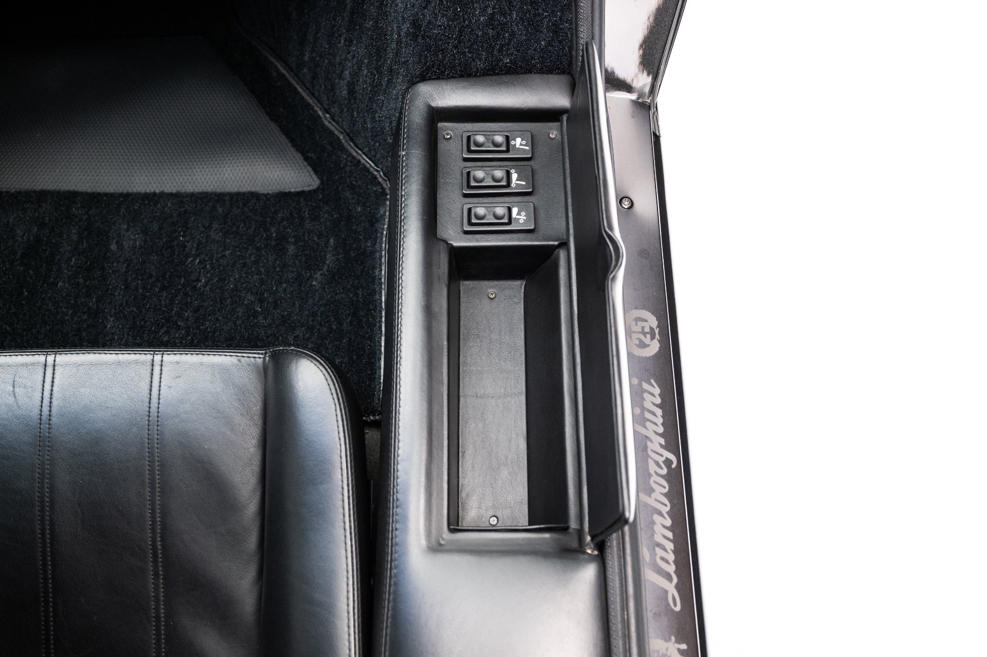 Used 1989 Lamborghini Countach Coupe RWD image 29
