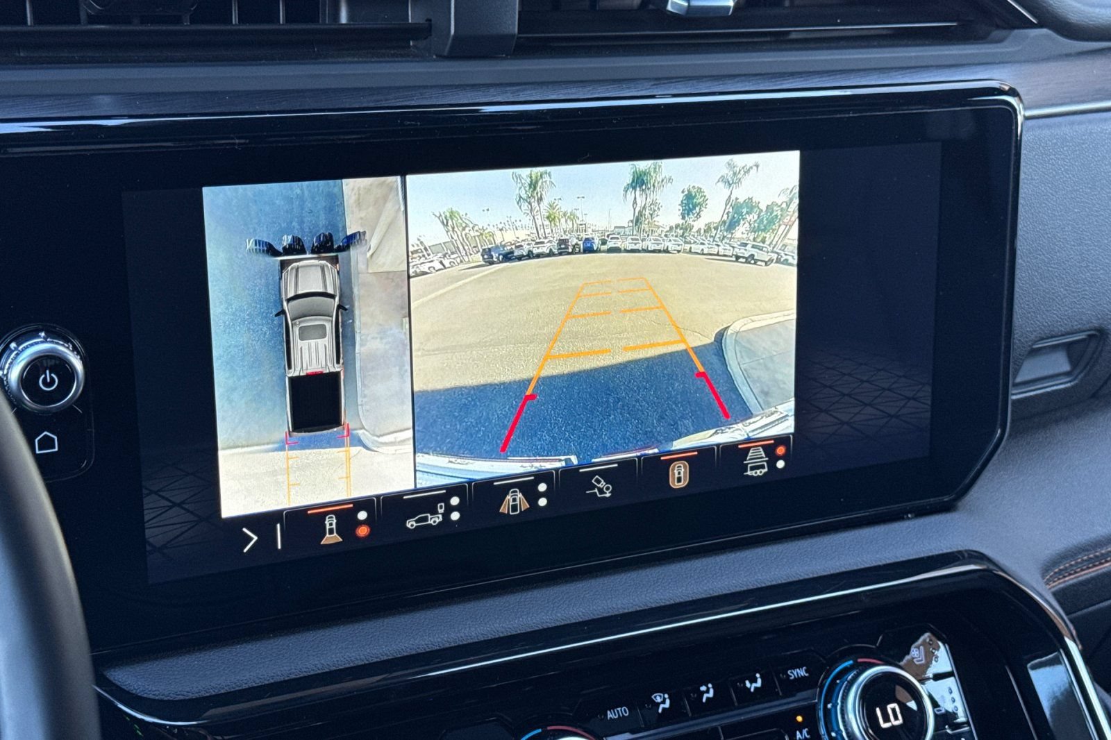 Used 2025 GMC Sierra 1500 AT4 w/ Technology Package AWD/4WD image 22