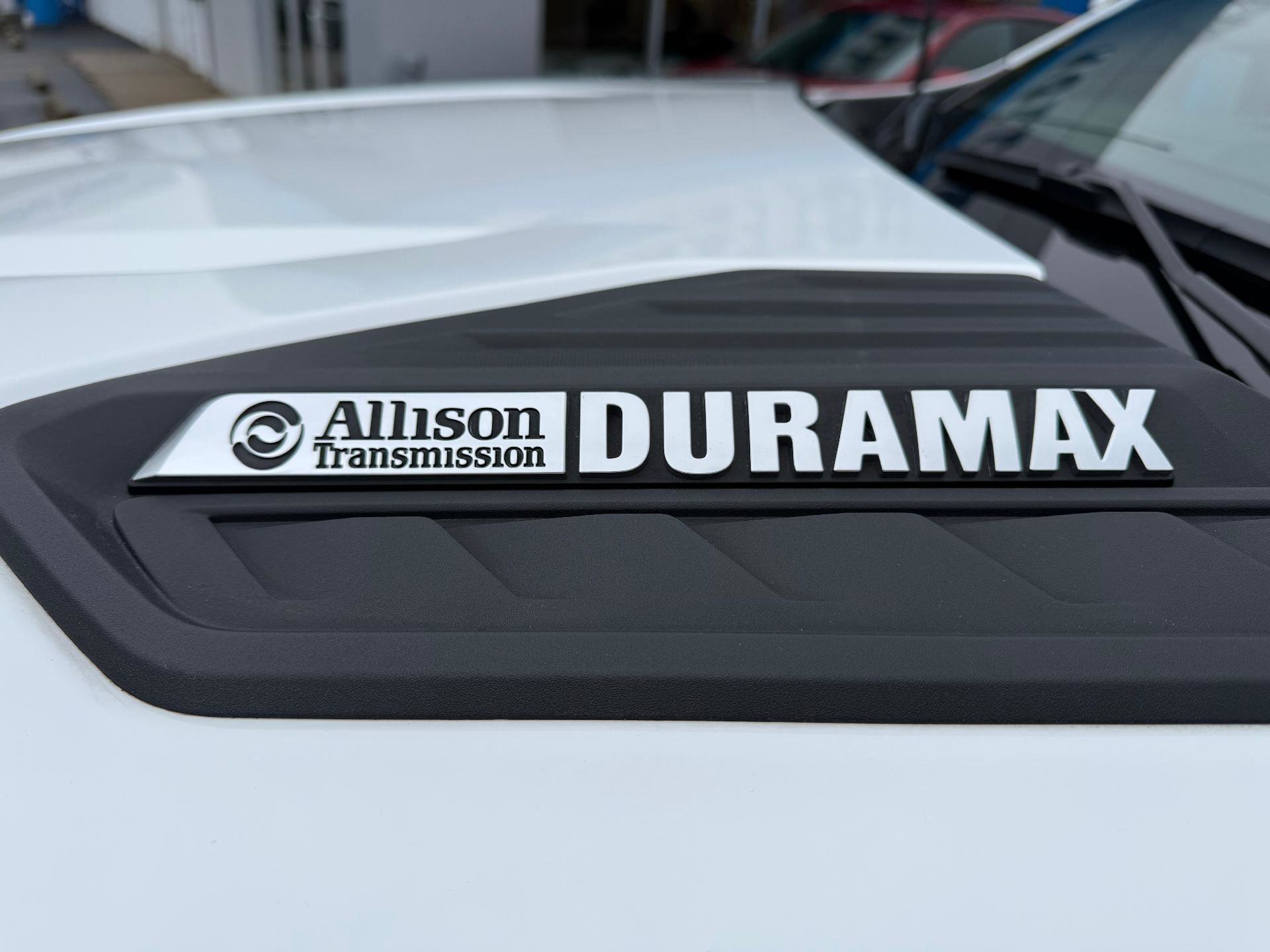 Used 2023 Chevrolet Silverado 2500 LTZ w/ LTZ Convenience Package image 9