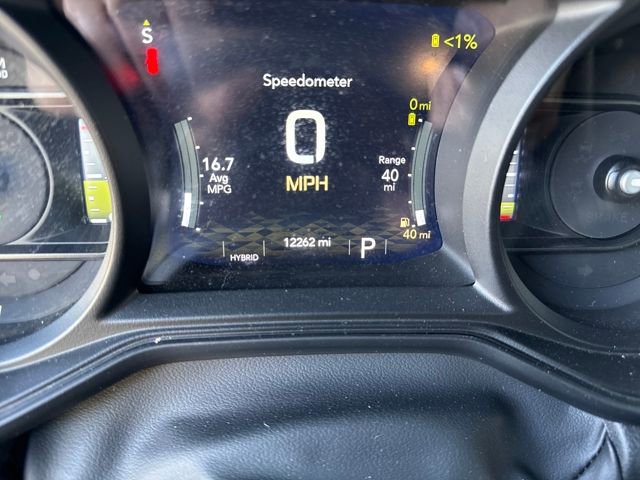 Used 2025 Jeep Wrangler Unlimited Sahara image 16