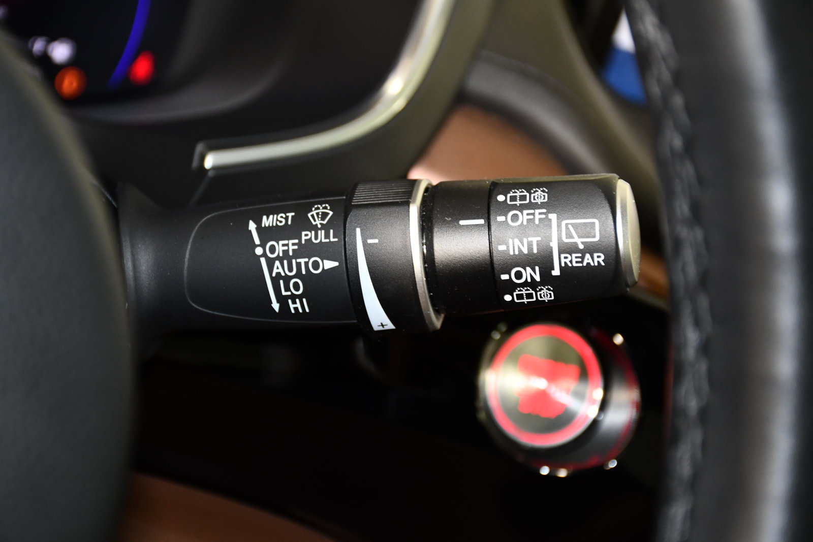 Certified 2024 Acura MDX SH-AWD w/ Technology Package image 23