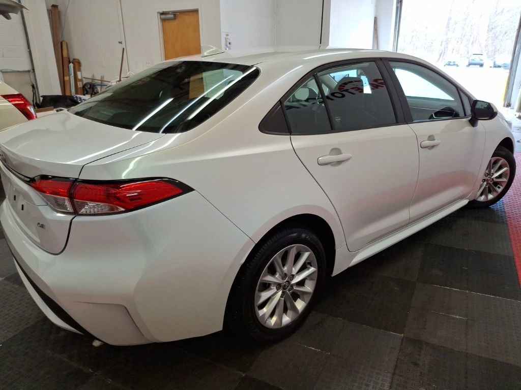 Used 2022 Toyota Corolla LE w/ LE Convenience Package image 12
