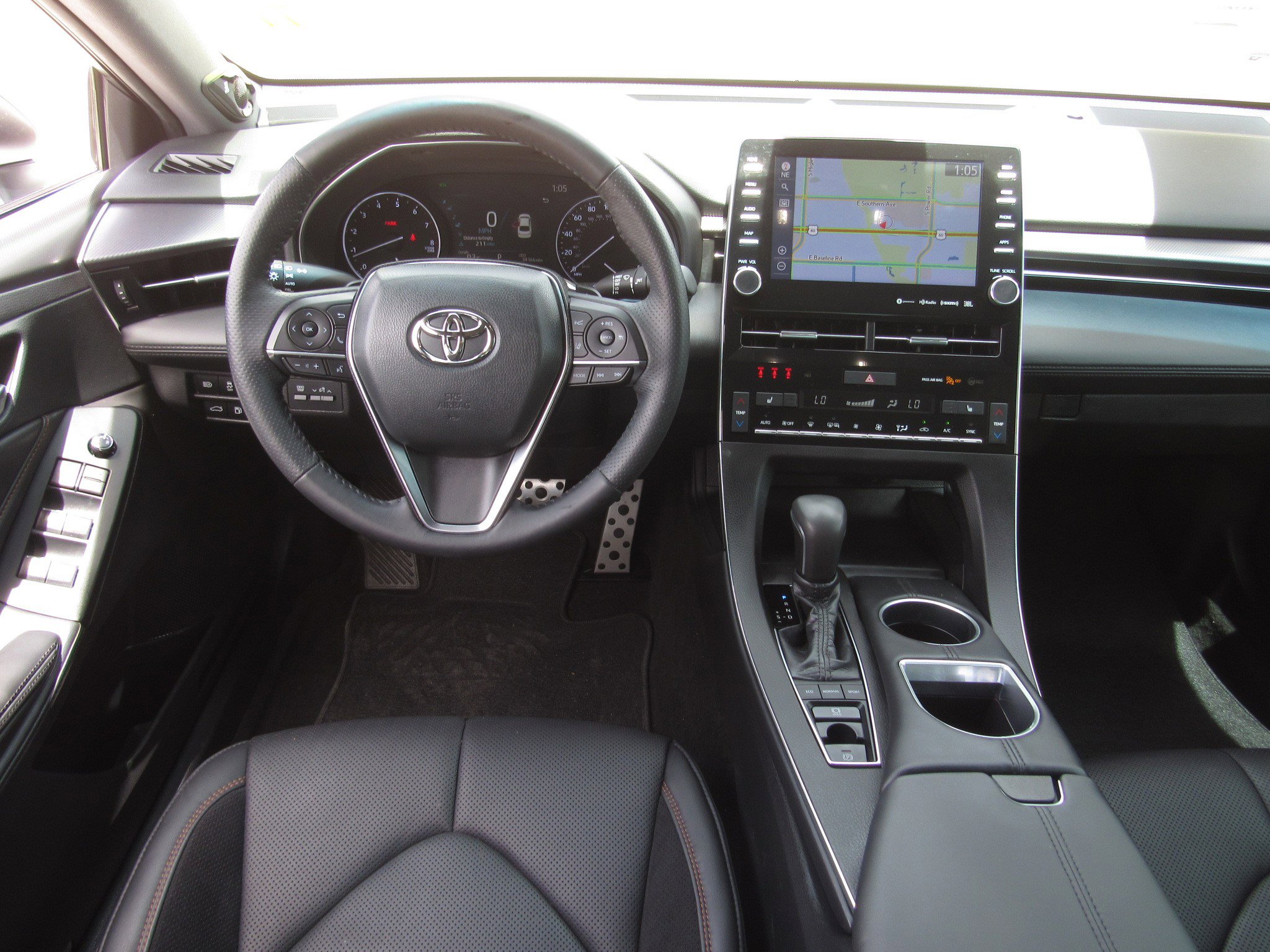 Used 2021 Toyota Avalon XSE w/ Carpet Mat Package (TMS) FWD image 16