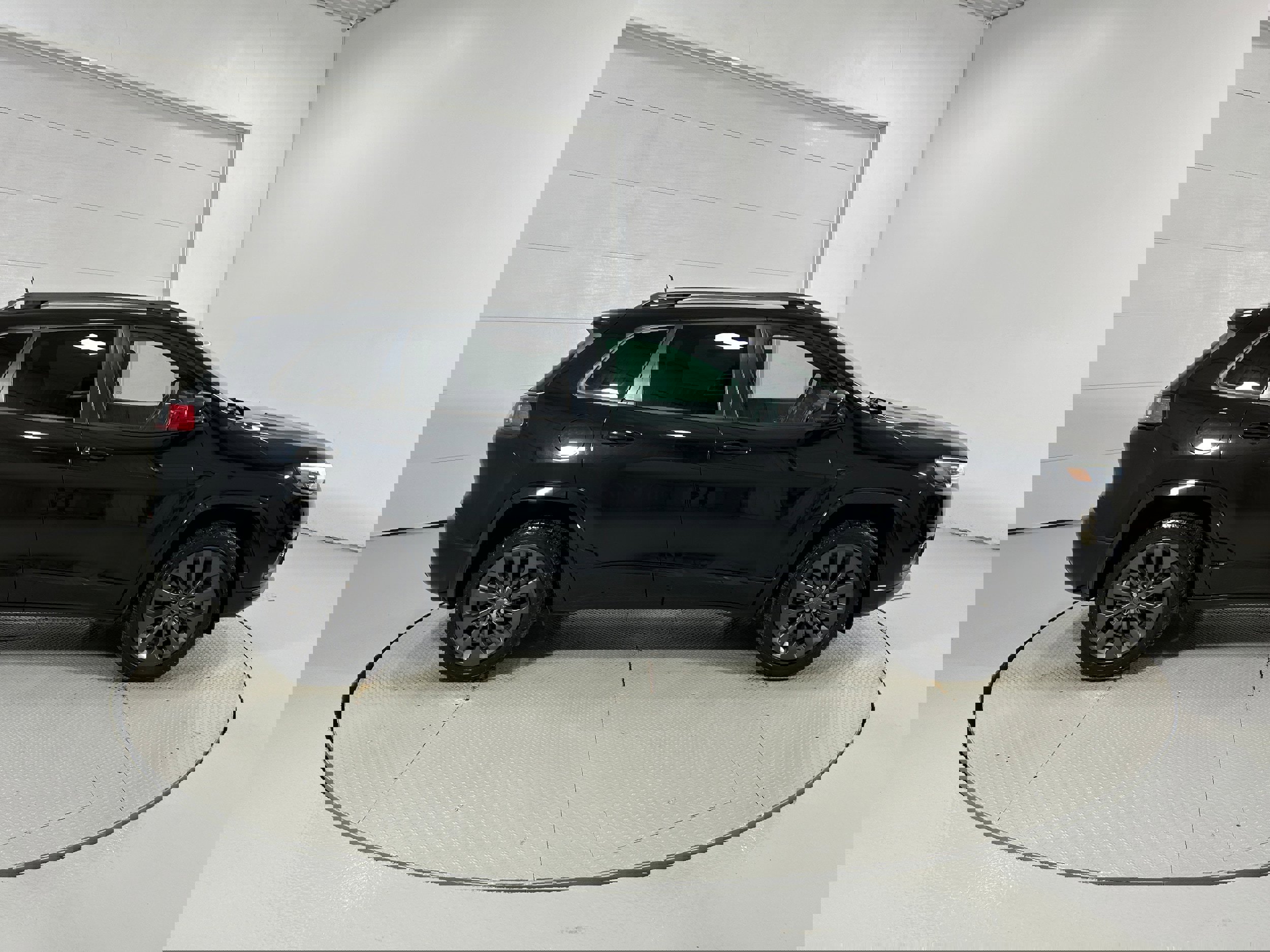 Used 2019 Jeep Cherokee High Altitude image 38