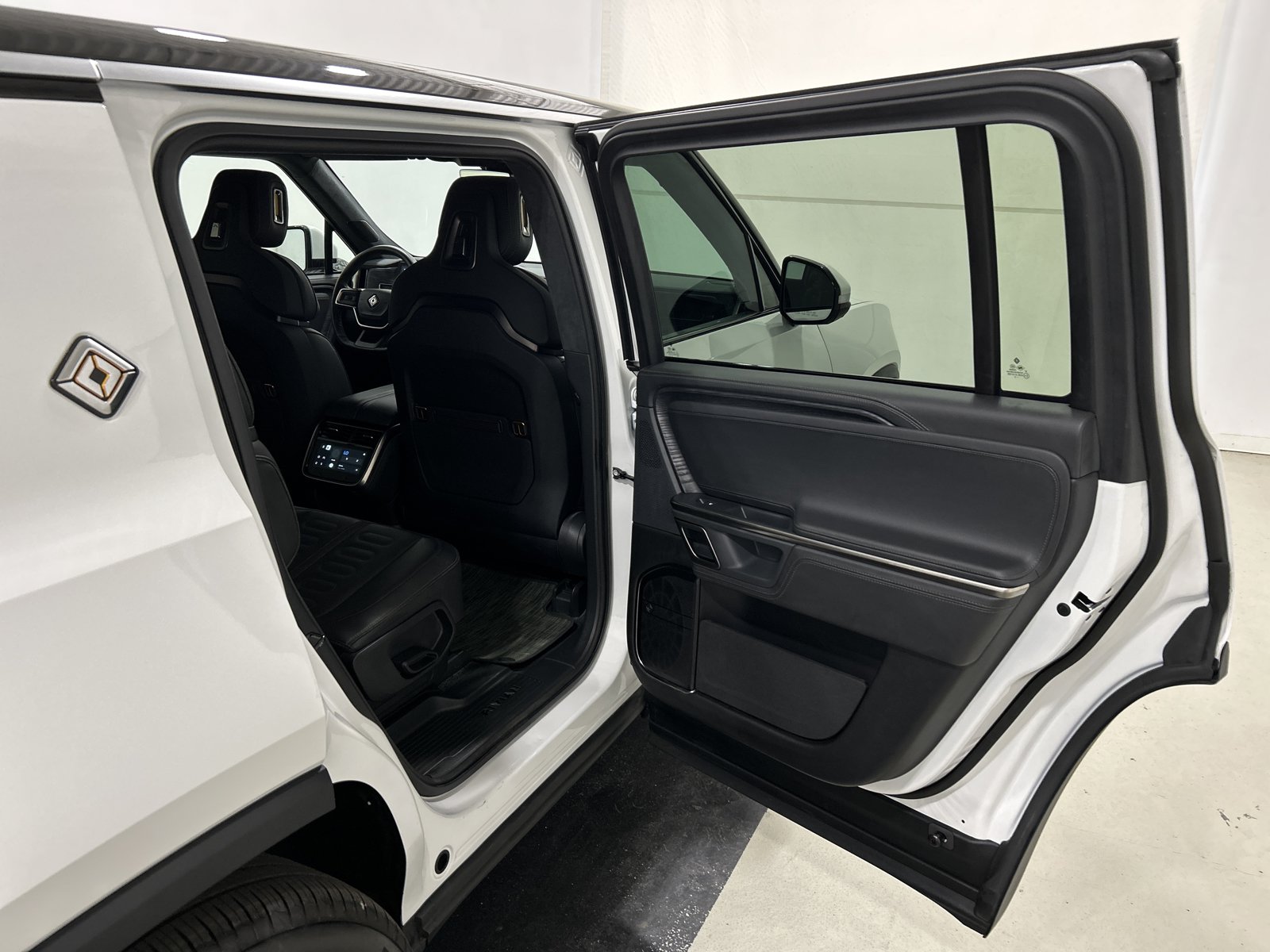 Used 2023 Rivian R1S Adventure AWD/4WD image 19