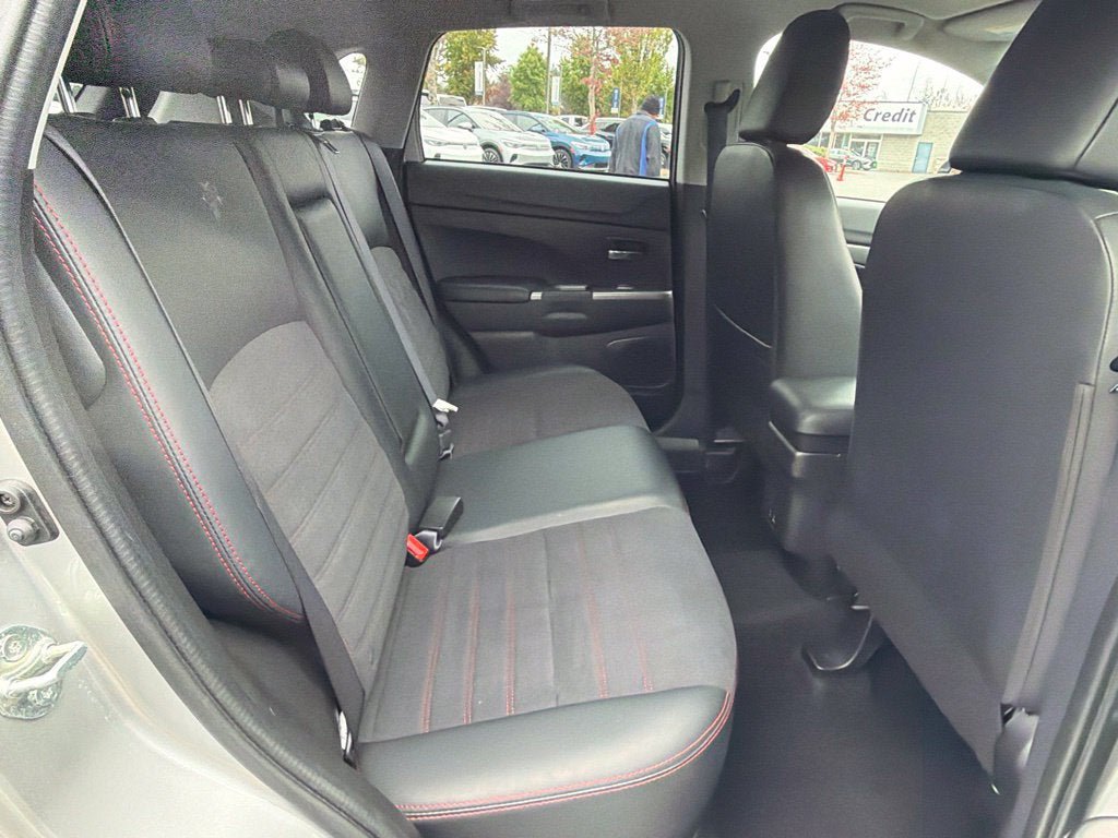 Used 2024 Mitsubishi Outlander Sport SE AWD/4WD image 14