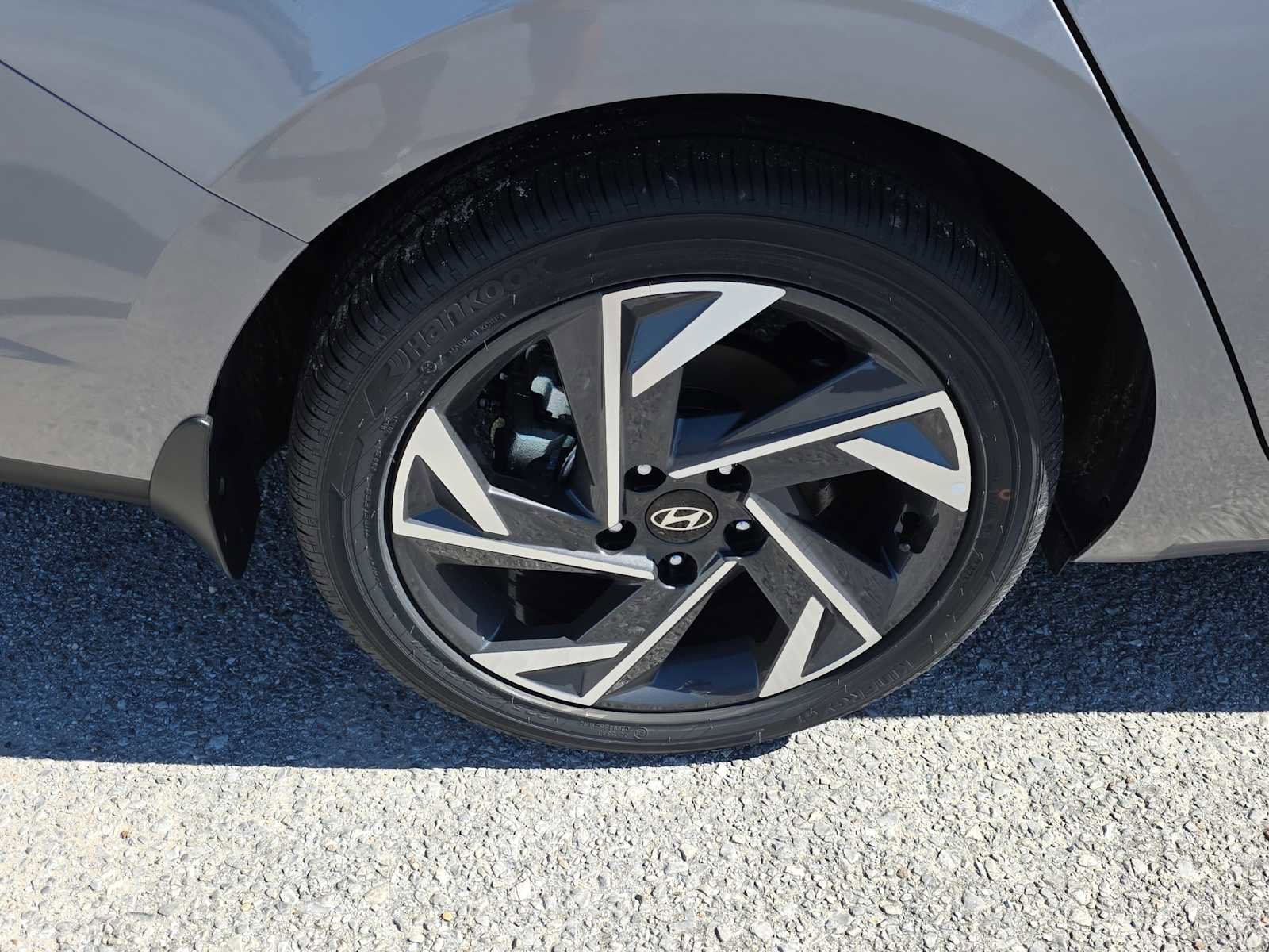 New 2025 Hyundai Elantra SEL image 7