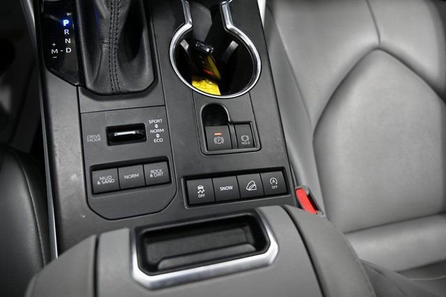 Used 2021 Toyota Highlander XLE image 20