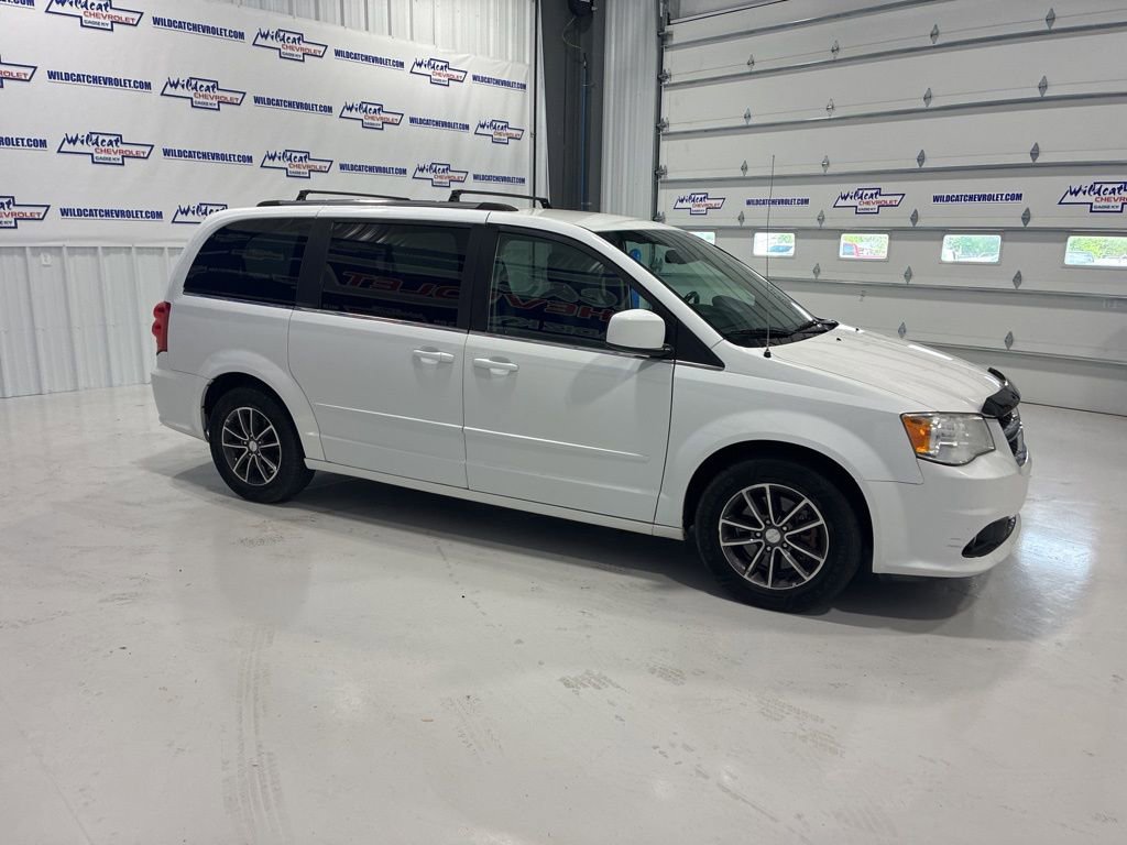 Used 2017 Dodge Grand Caravan SXT image 8