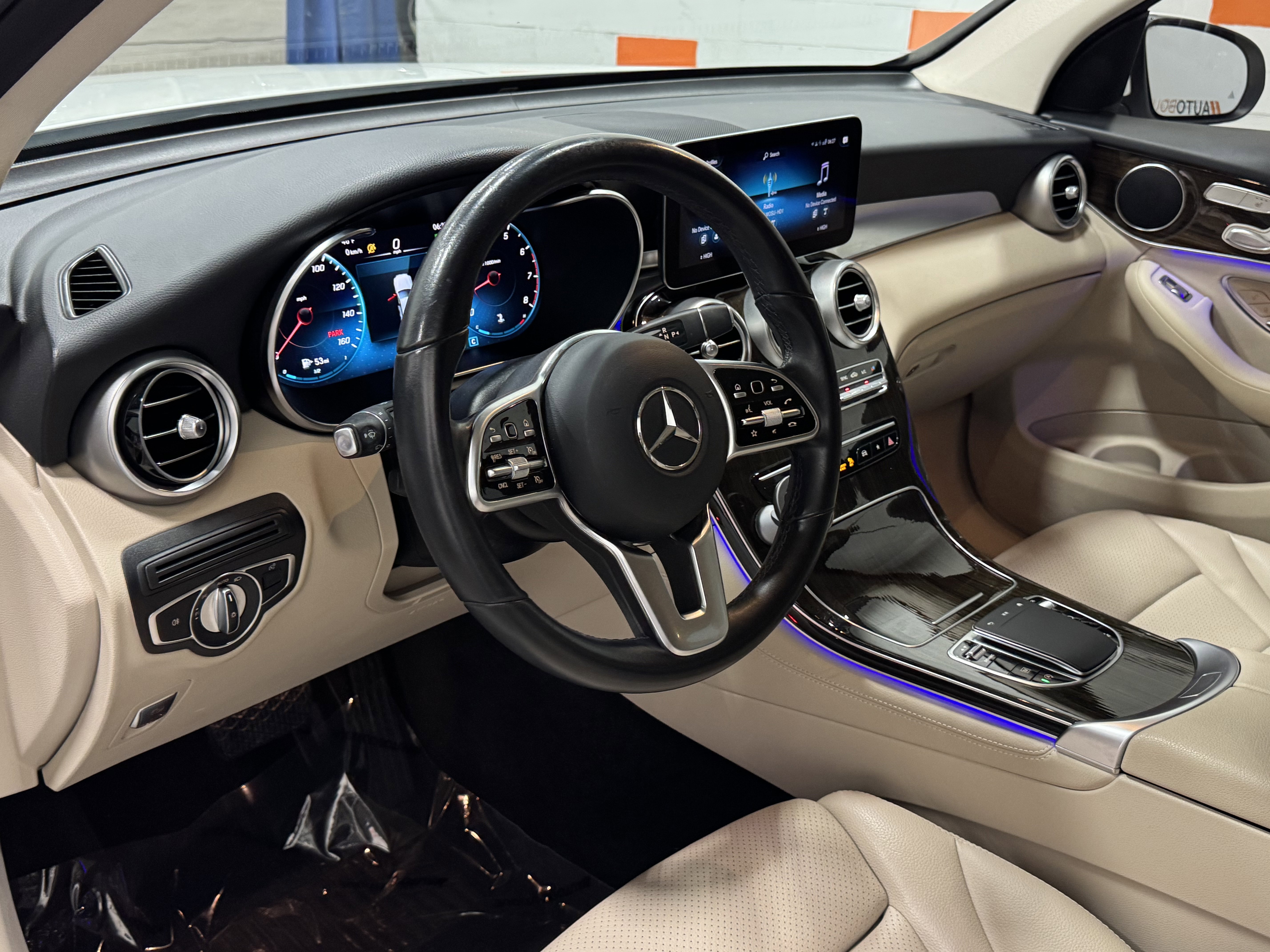 Used 2020 Mercedes-Benz GLC 300 4MATIC image 9