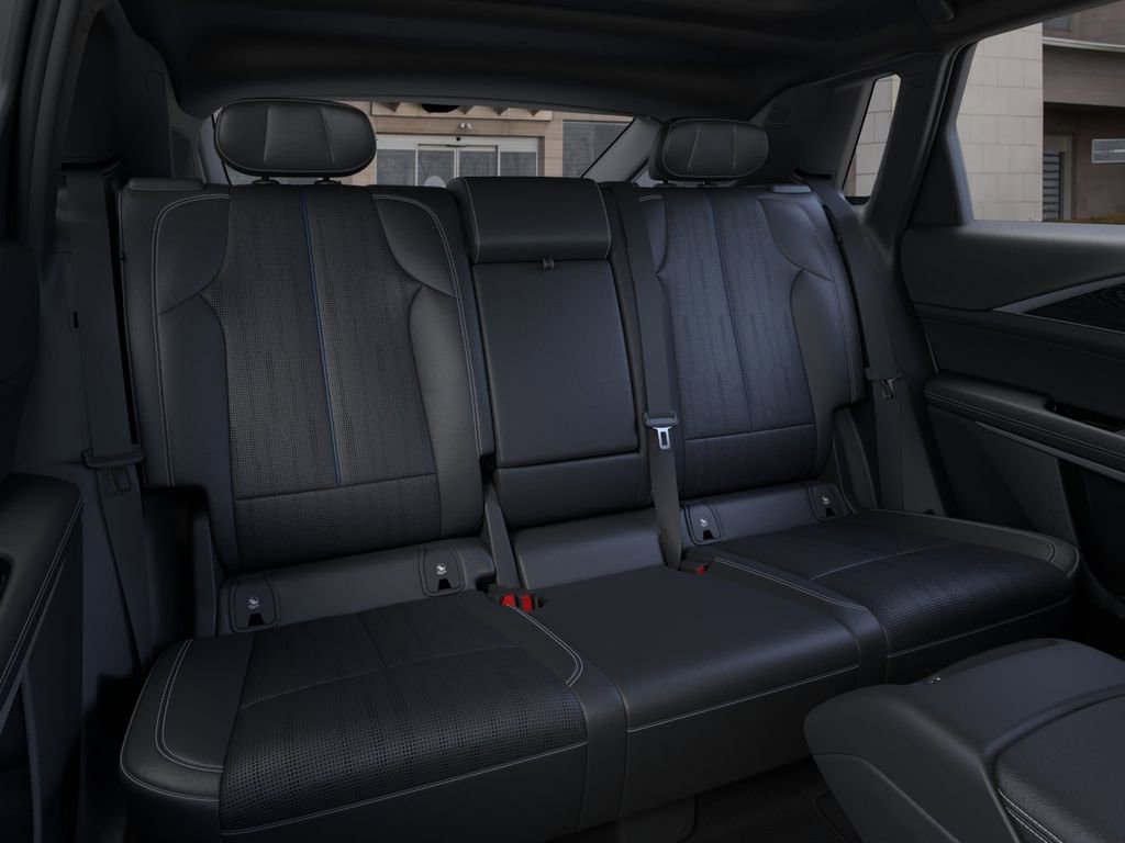 New 2026 Cadillac Lyriq Luxury AWD/4WD image 17