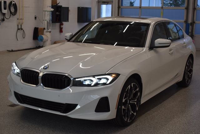 New 2026 BMW 330i xDrive Sedan w/ Convenience Package AWD/4WD image 9