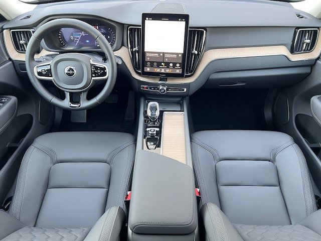 New 2026 Volvo XC60 B5 Plus w/ Protection Package Premier AWD/4WD image 21