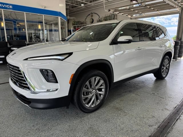 Used 2025 Buick Enclave Preferred FWD image 4