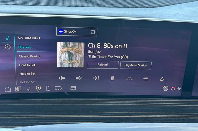 Certified 2025 Cadillac Escalade ESV Premium Luxury image 19