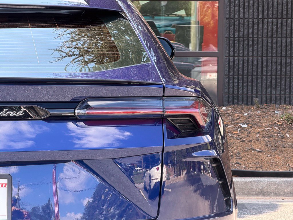 Used 2021 Lamborghini Urus AWD/4WD image 16