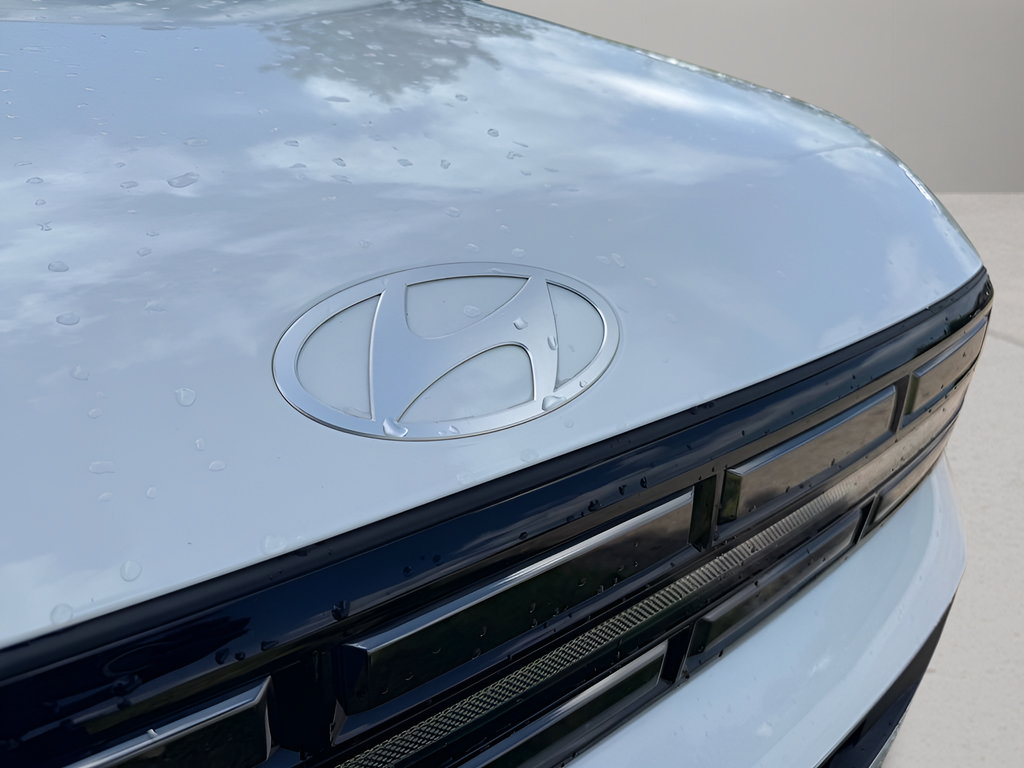 Used 2025 Hyundai Santa Fe Limited AWD/4WD image 31