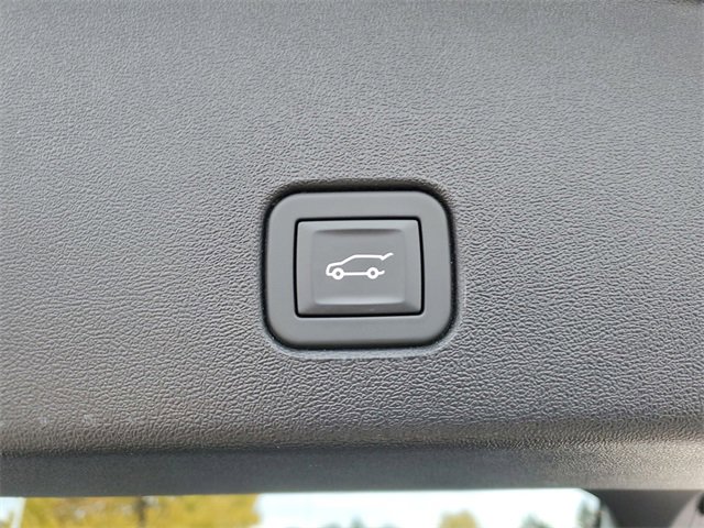 Certified 2025 Cadillac Optiq Luxury 2 w/ LPO, Floor Liner Package image 27