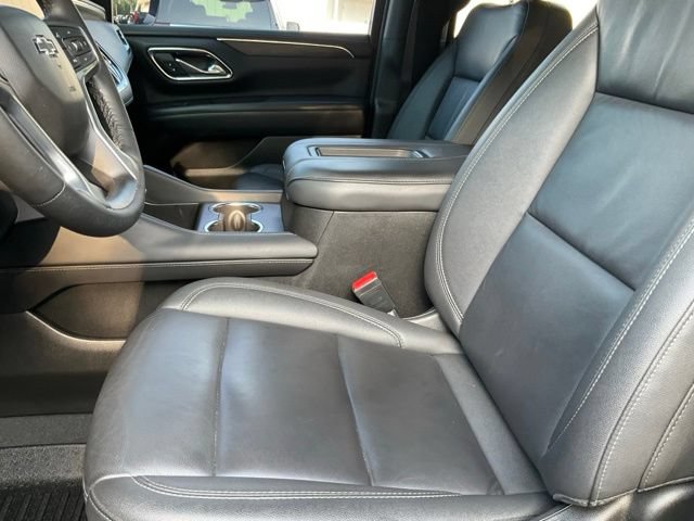 Used 2024 Chevrolet Suburban Z71 w/ Luxury Package AWD/4WD image 5
