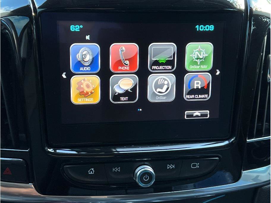 Used 2019 Chevrolet Traverse LT image 16