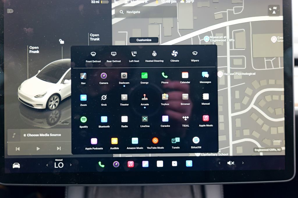 Used 2024 Tesla Model Y Long Range image 47