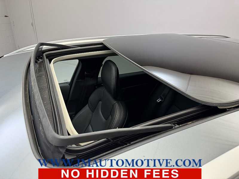 Used 2019 Volvo V90 T5 Cross Country w/ Protection Package Premier AWD/4WD image 11