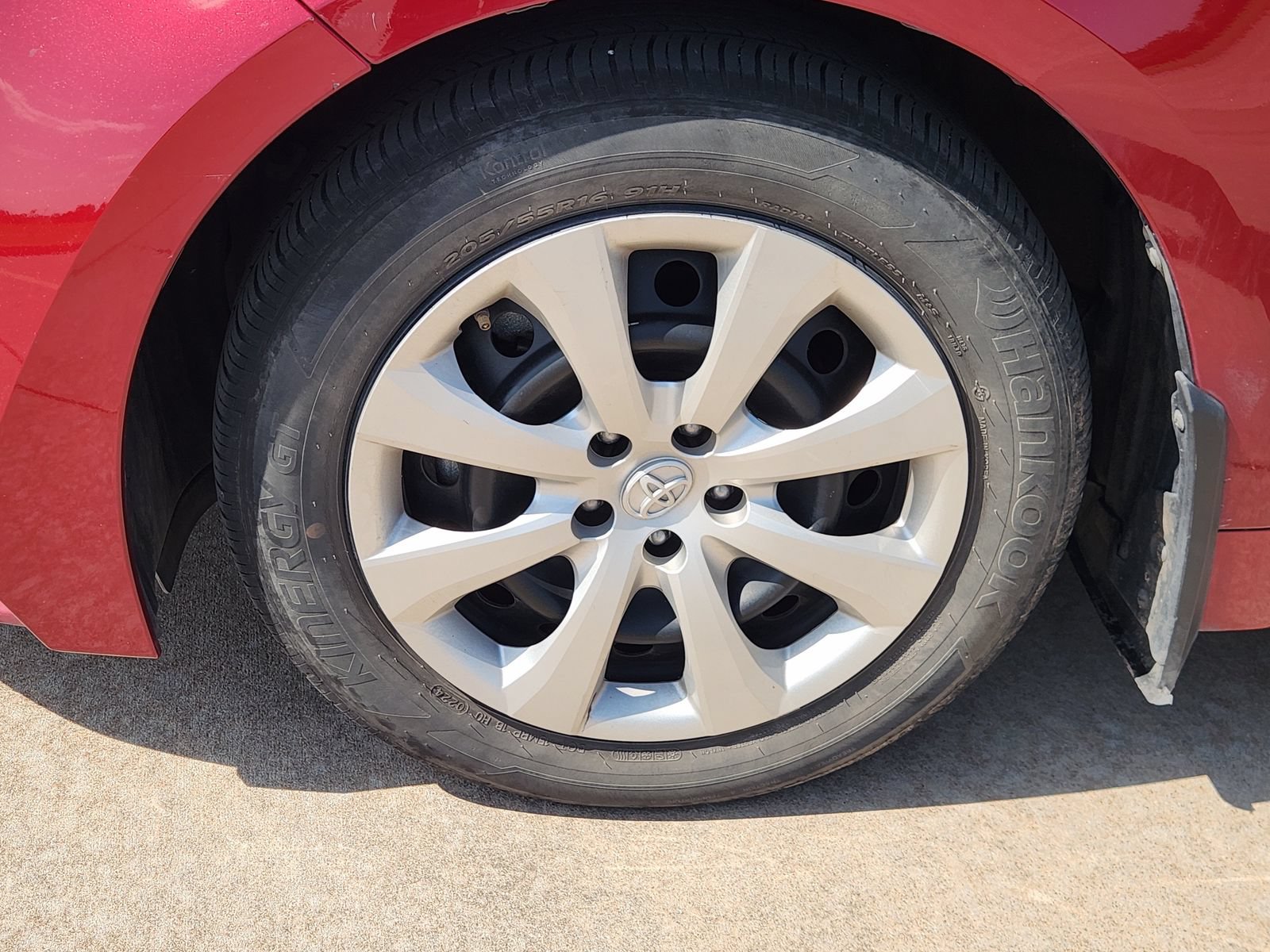 Used 2024 Toyota Corolla LE FWD image 14