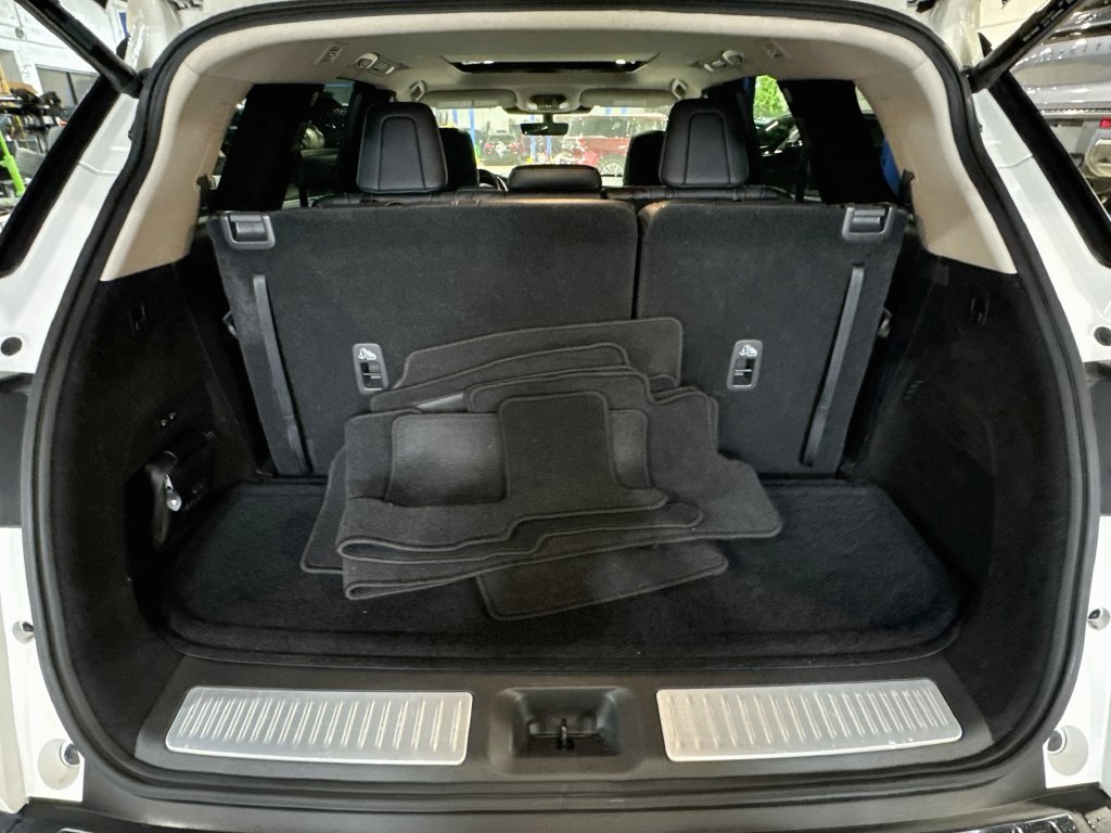 Certified 2023 INFINITI QX60 Sensory w/ Cargo Package AWD/4WD image 29