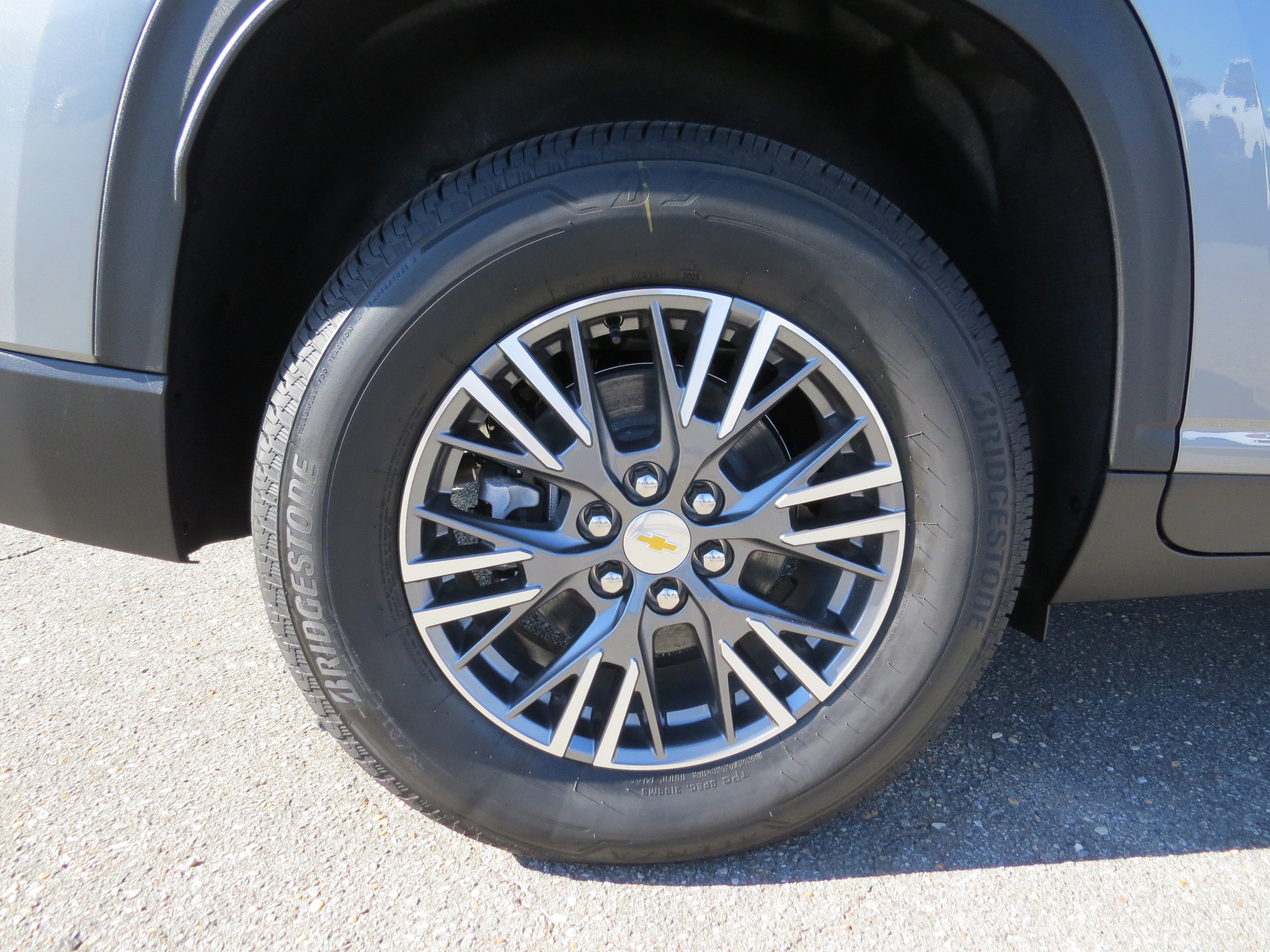 New 2026 Chevrolet Traverse LT image 11