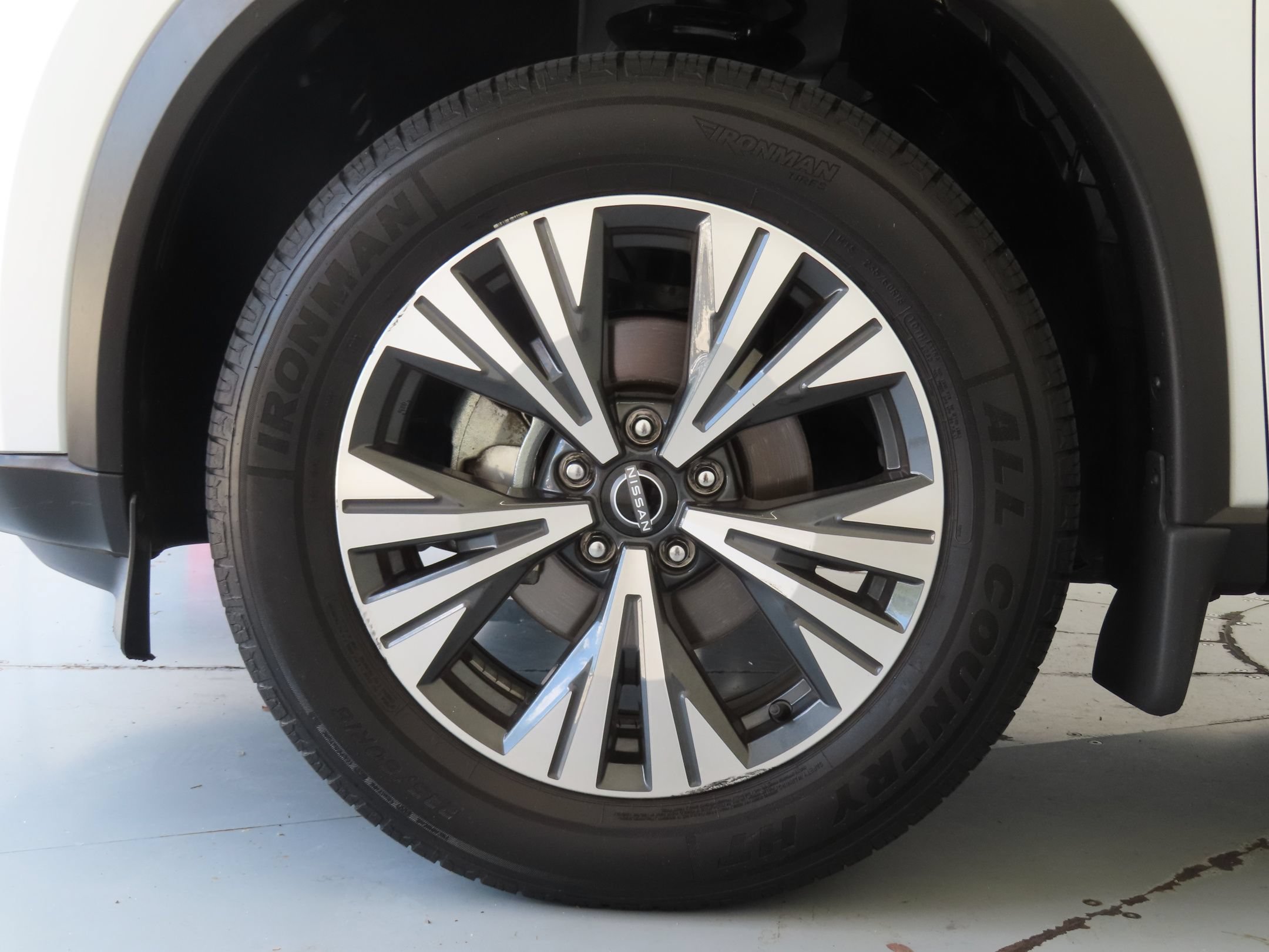 Used 2023 Nissan Rogue SV AWD/4WD image 28