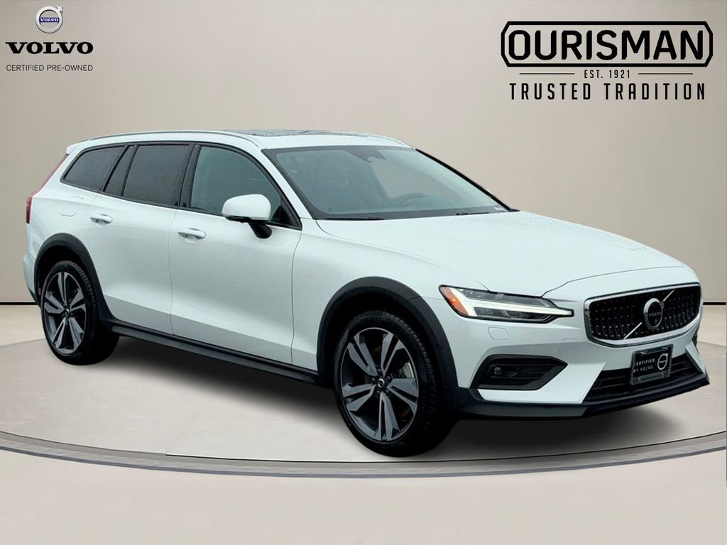 Certified 2025 Volvo V60 B5 Cross Country Plus image 1