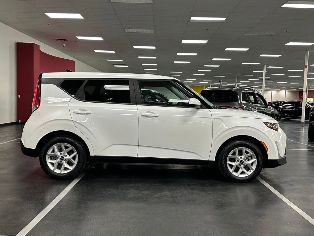 Used 2024 Kia Soul LX w/ Option Group 015 image 8
