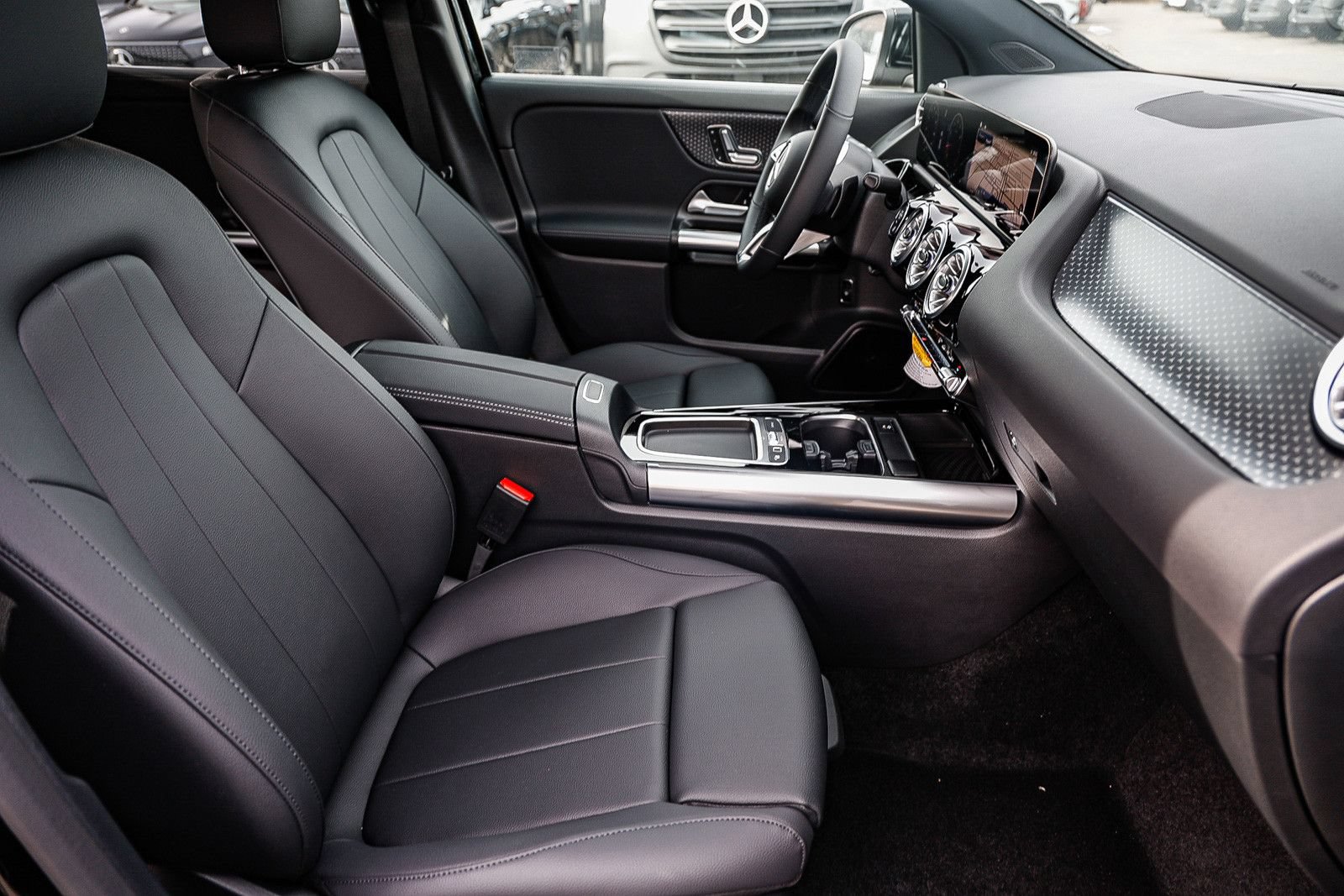 New 2025 Mercedes-Benz GLA 250 image 16